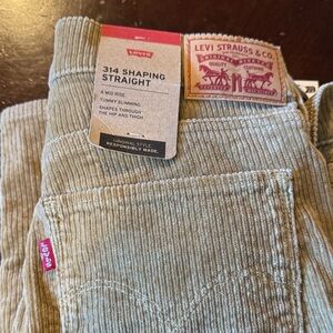 Levi's 314 Shaping Straight Corduroy Pants in Tan 30x30 NWT